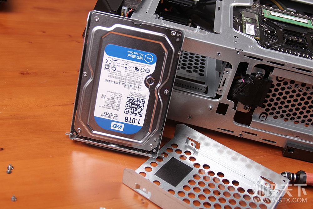 Ʒ��С���ں���װС�����кβ�ͬ��MSI��˹��3�羺������������