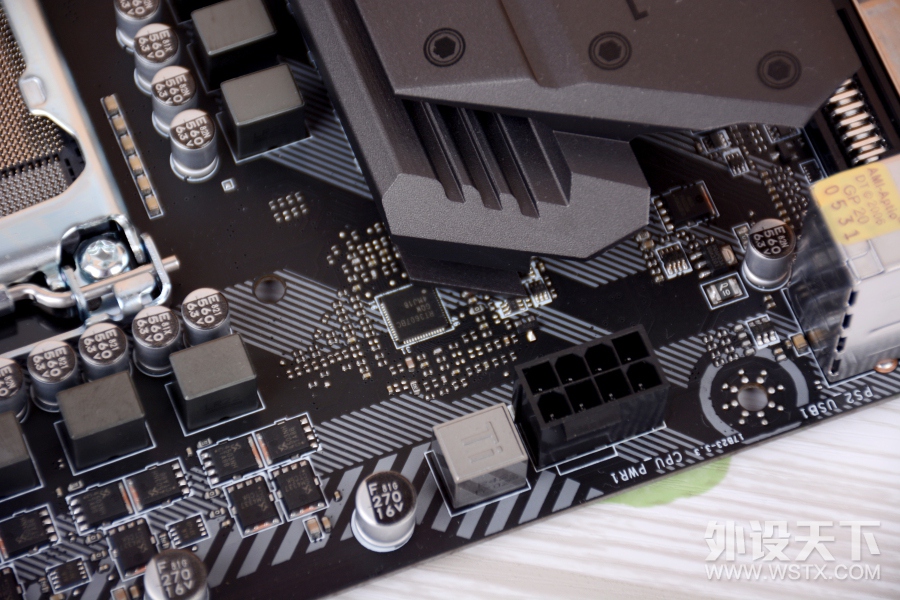 ΢�� B360 ���Ͳ����+Intel Ӣ�ض� i5 8500 ������ ��ȫ����