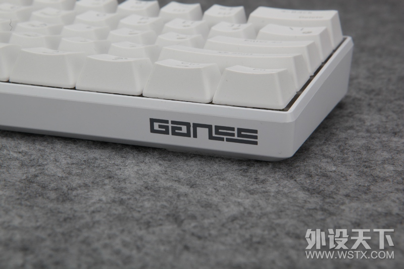 GANSS ALT61RGB̲ & 60%СѲ