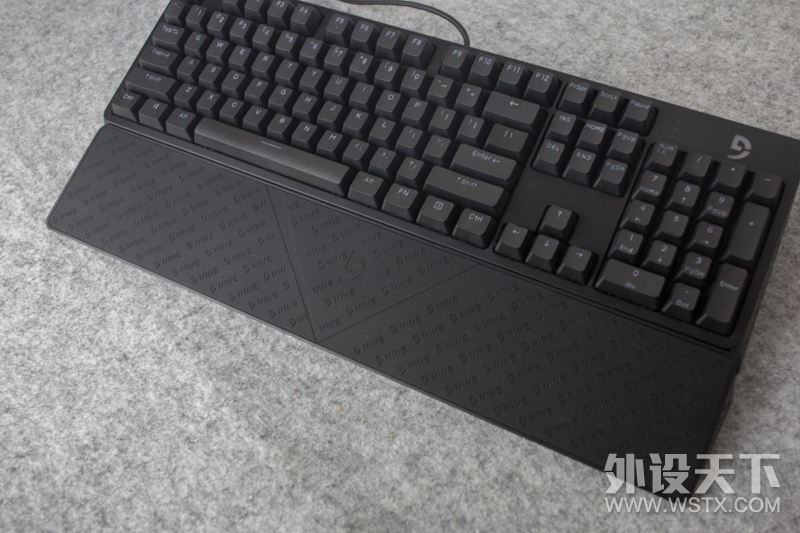 ����PBTȫ��ռ�ñ��ӣ��RGB����Ϸ���̣�����G900S RGB����