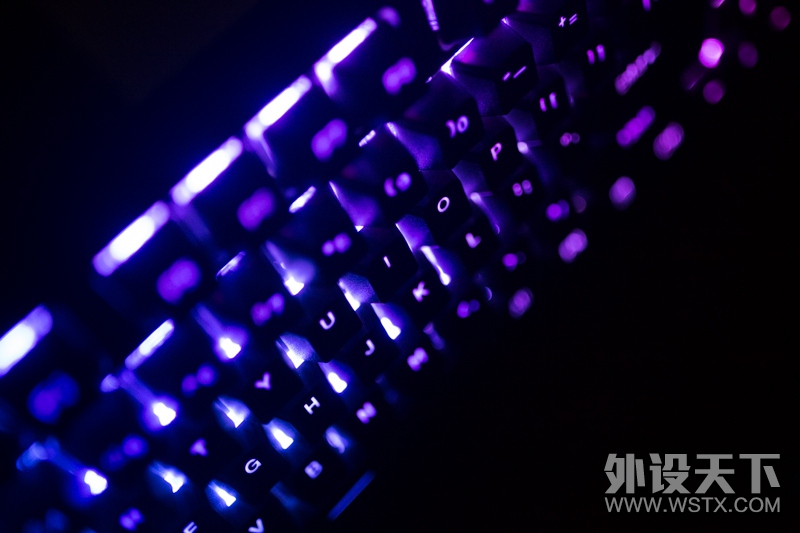 ����PBTȫ��ռ�ñ��ӣ��RGB����Ϸ���̣�����G900S RGB����