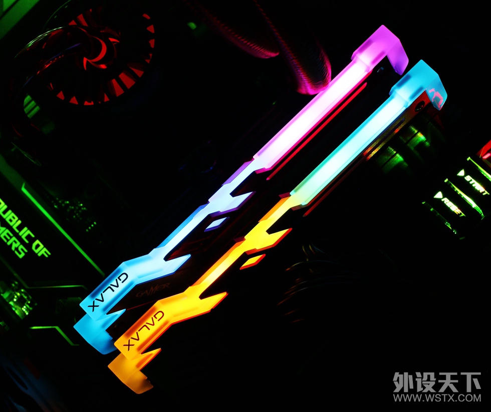 ������ʡ�Ӱ��GAMER ����RGB DDR4-3000 8G*2����