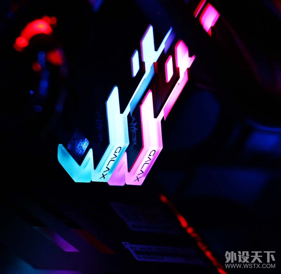 ������ʡ�Ӱ��GAMER ����RGB DDR4-3000 8G*2����