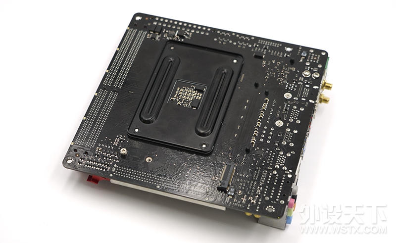 ΪRyzen APUռ̬ӰѲ ITXװ