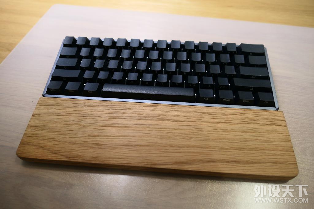 һβȰġܡ-iQunix F60