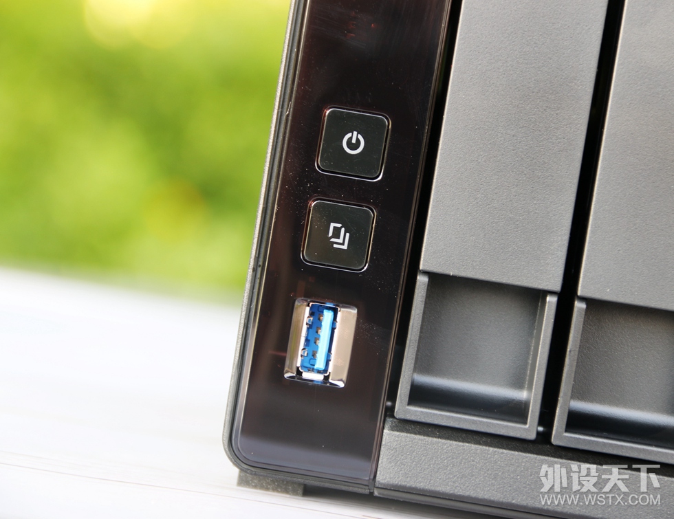 QNAP ����ͨ TS-451+NAS+���նˣ�ȫ�����ִ���ƪ