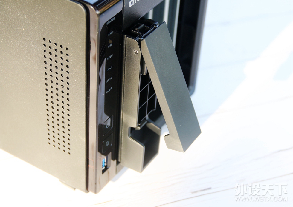 QNAP ����ͨ TS-451+NAS+���նˣ�ȫ�����ִ���ƪ