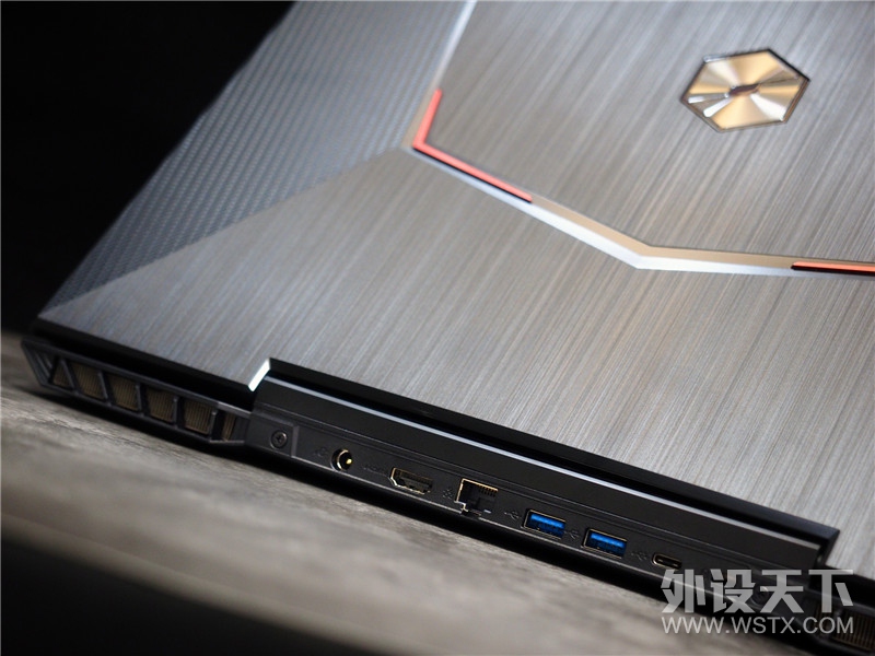 ��Ϸ��������144Hz������е���� �̩̹X2