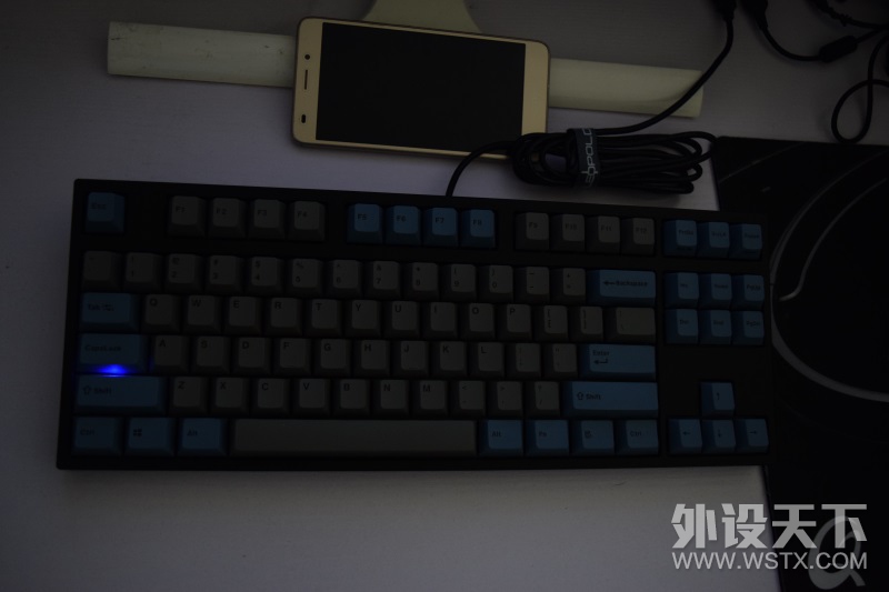 LEOPOLD 750R ɫ޶򵥶ԱȺ K65 RGB