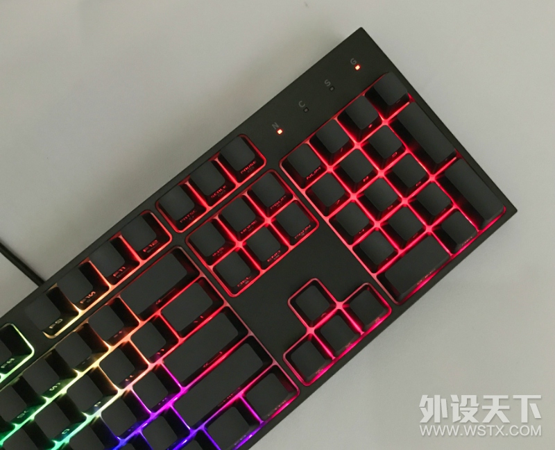 ����104��ʽ��׼���֣�����������խ�߿���ƣ�PBT��̼�ñ