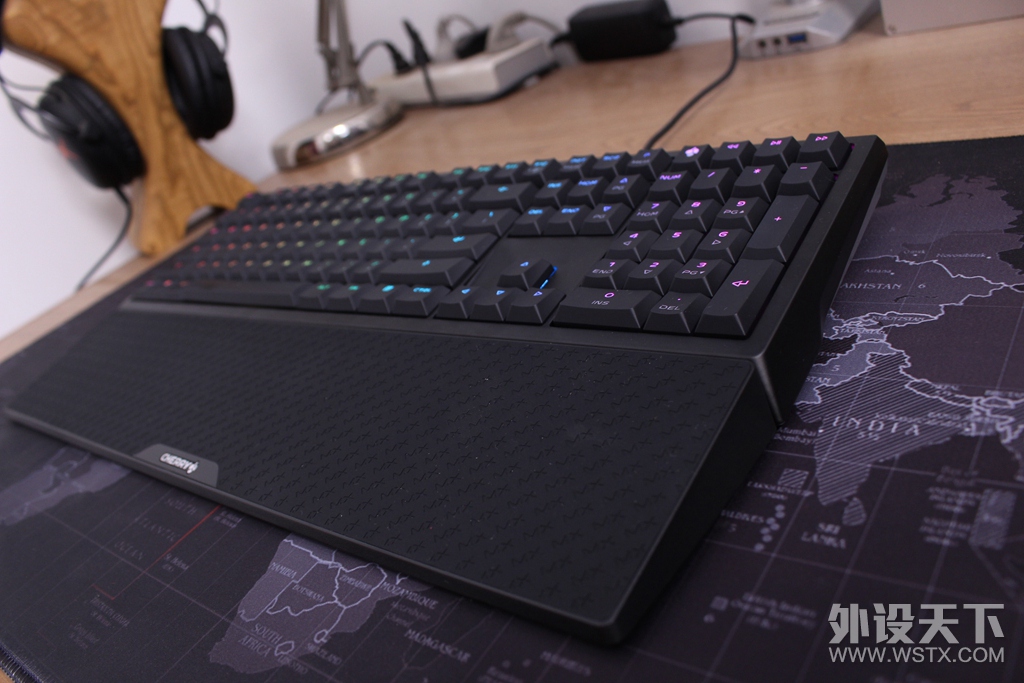 �°�CHERRY MX BOARD 6.0 RGB��е��������