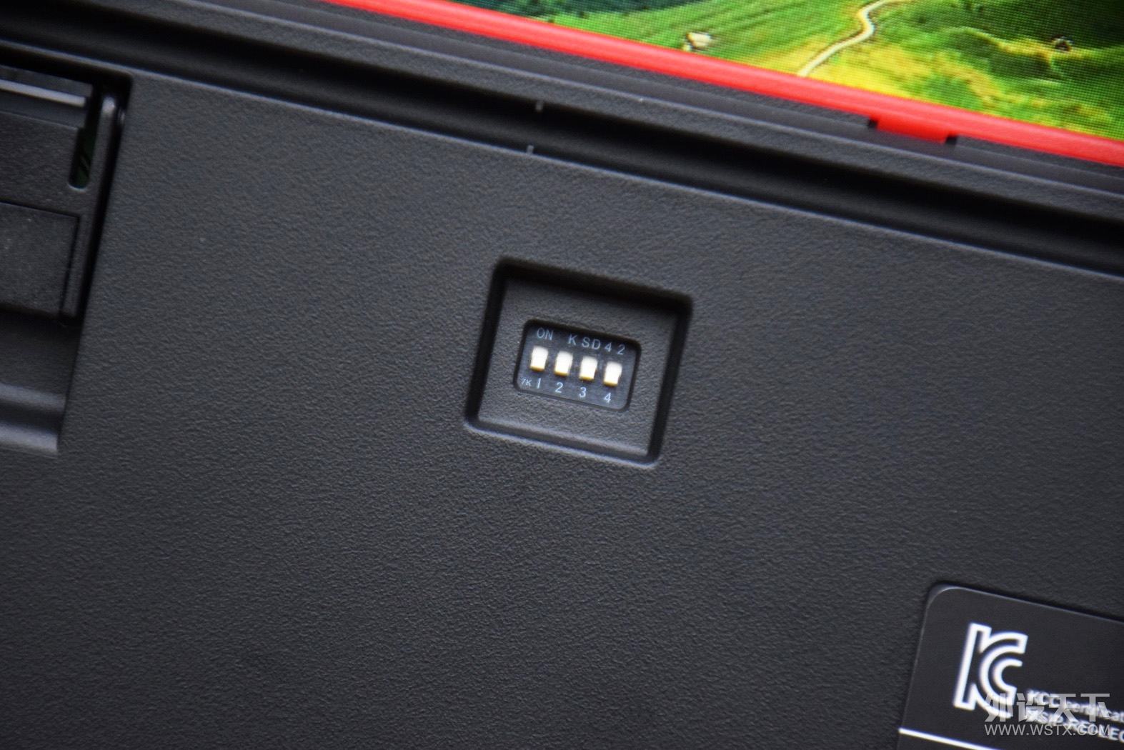 ��X��������ĺ�ɫ���̡�Leopold FC750R PD��ɫ�޶�