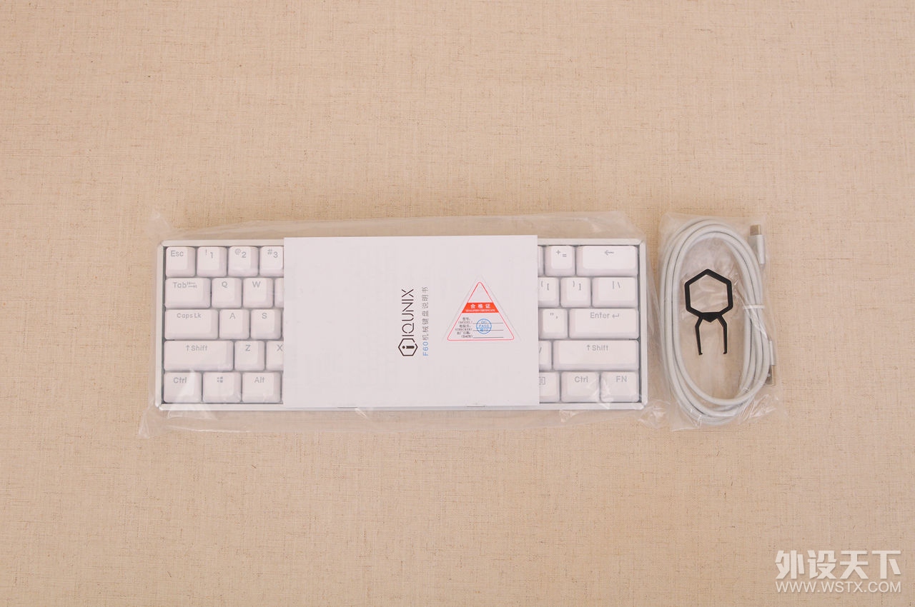 С60̣iQunix F60Сɹ