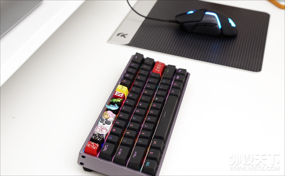 IQUNIX F60 RGB ˫ģ & ZOMOϵ
