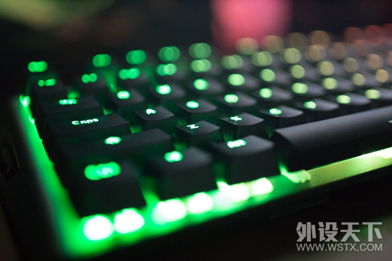 Ӣ�����˳Լ��绢������XANOVA�Ǽ��ű�XK700 RGB 104���羺��е��������