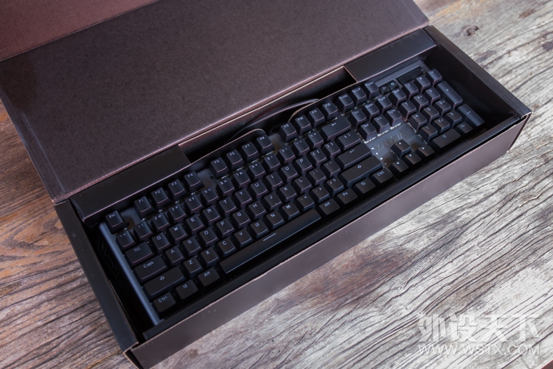 Ӣ�����˳Լ��绢������XANOVA�Ǽ��ű�XK700 RGB 104���羺��е��������