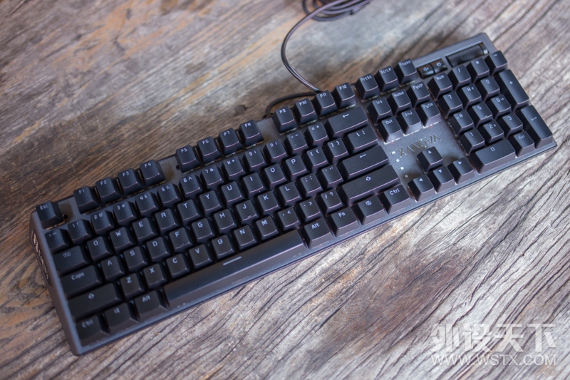 Ӣ�����˳Լ��绢������XANOVA�Ǽ��ű�XK700 RGB 104���羺��е��������