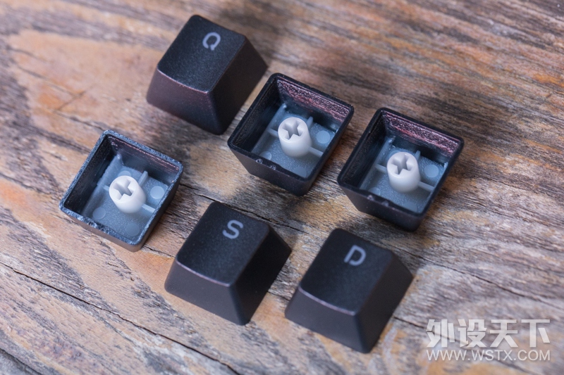 Ӣ�����˳Լ��绢������XANOVA�Ǽ��ű�XK700 RGB 104���羺��е��������