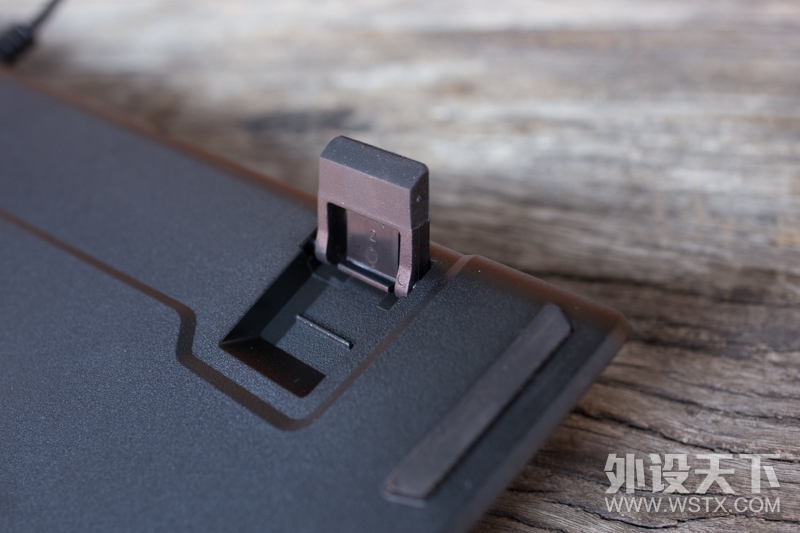 Ӣ�����˳Լ��绢������XANOVA�Ǽ��ű�XK700 RGB 104���羺��е��������