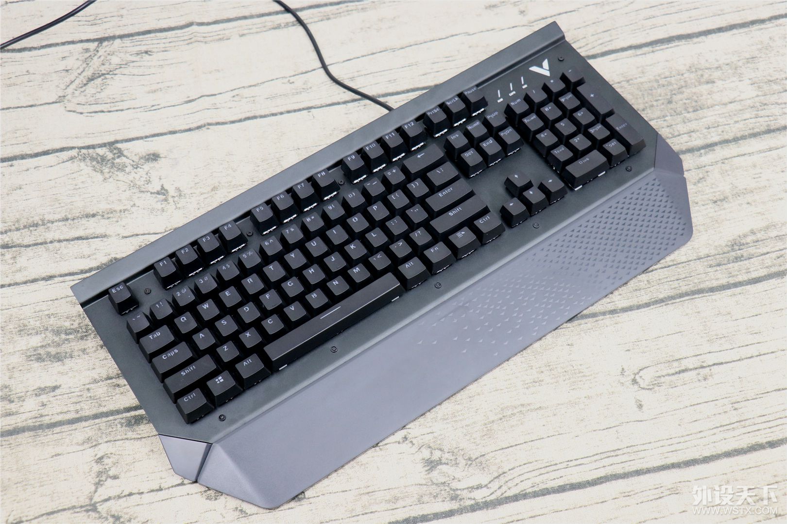 ��������ˮ��ʹ�õĻ�е���̣��װ�V780����