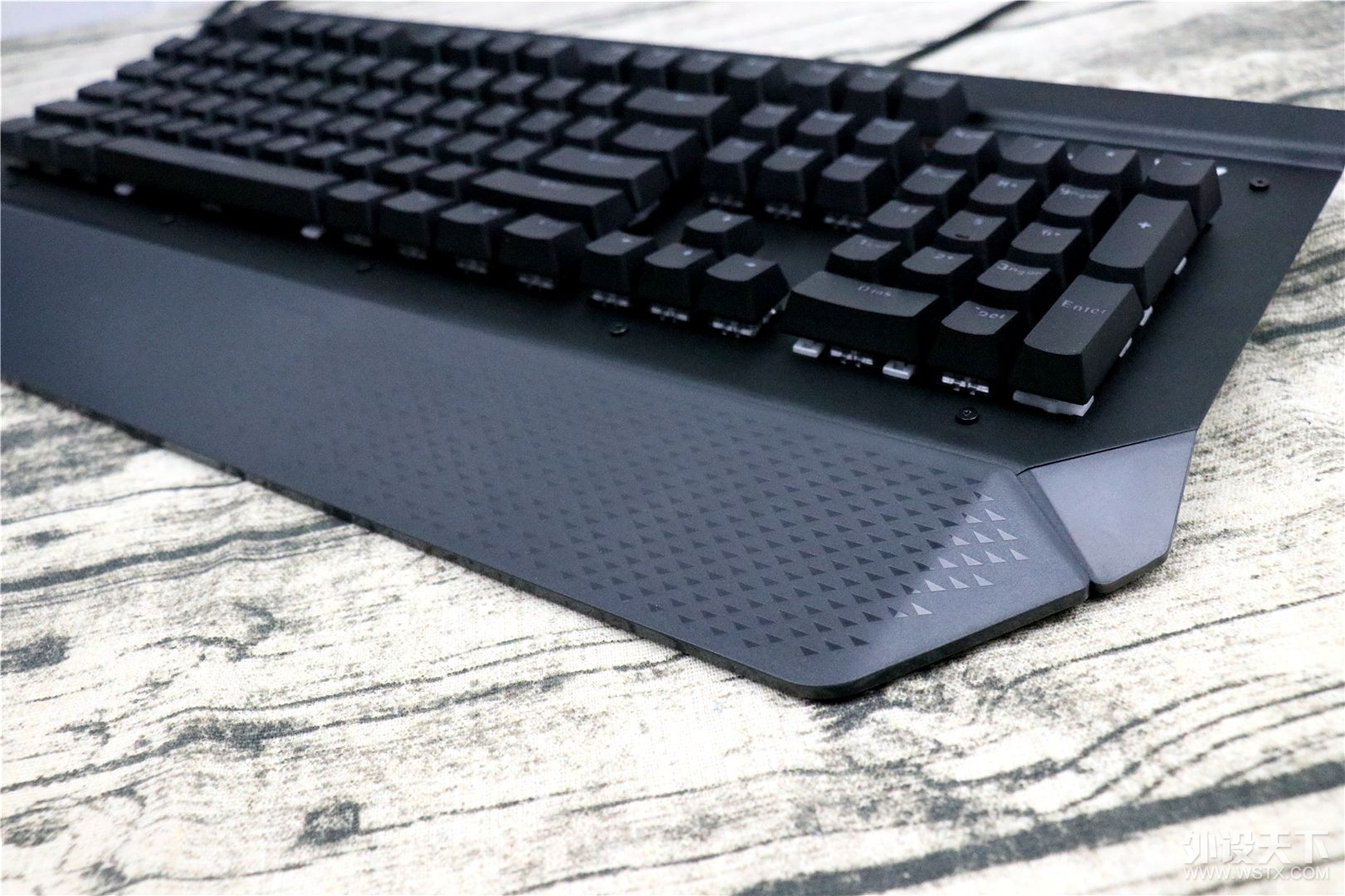 ��������ˮ��ʹ�õĻ�е���̣��װ�V780����