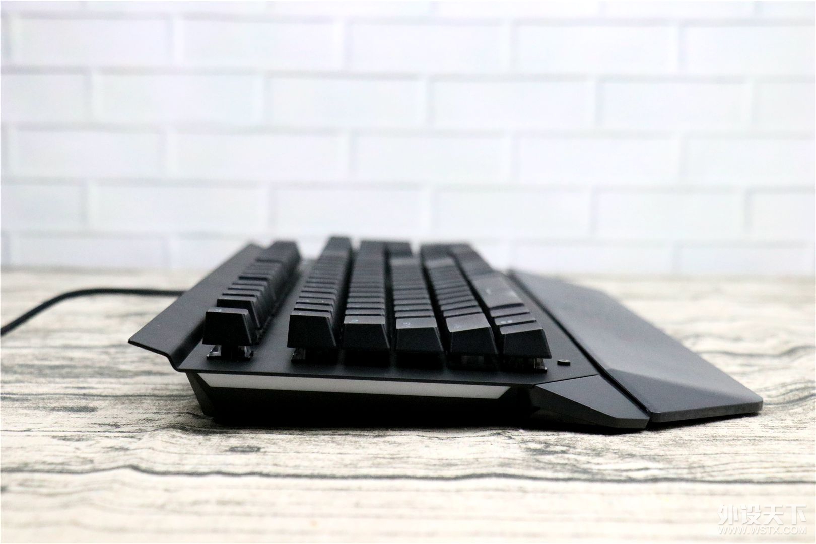 ��������ˮ��ʹ�õĻ�е���̣��װ�V780����