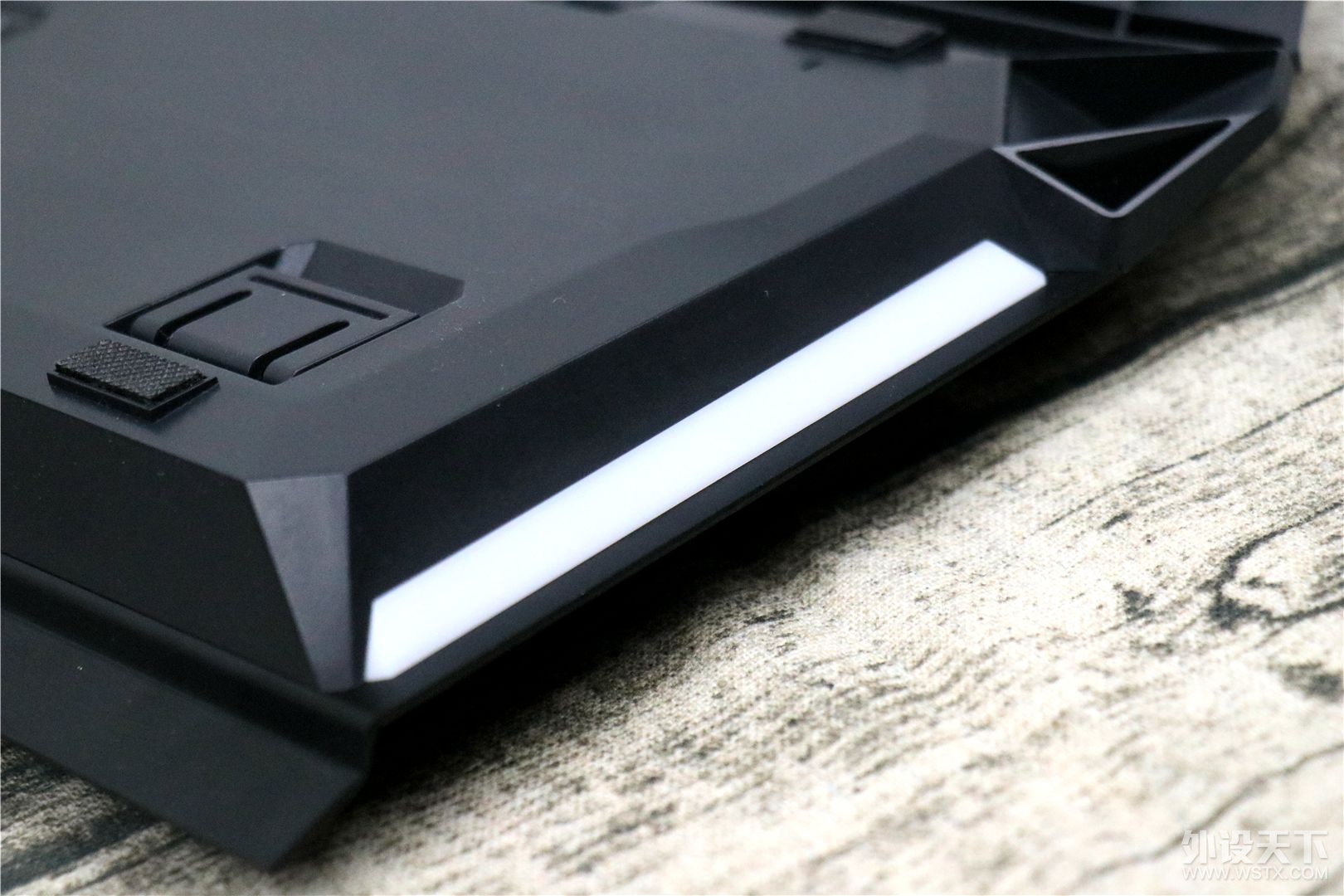 ��������ˮ��ʹ�õĻ�е���̣��װ�V780����