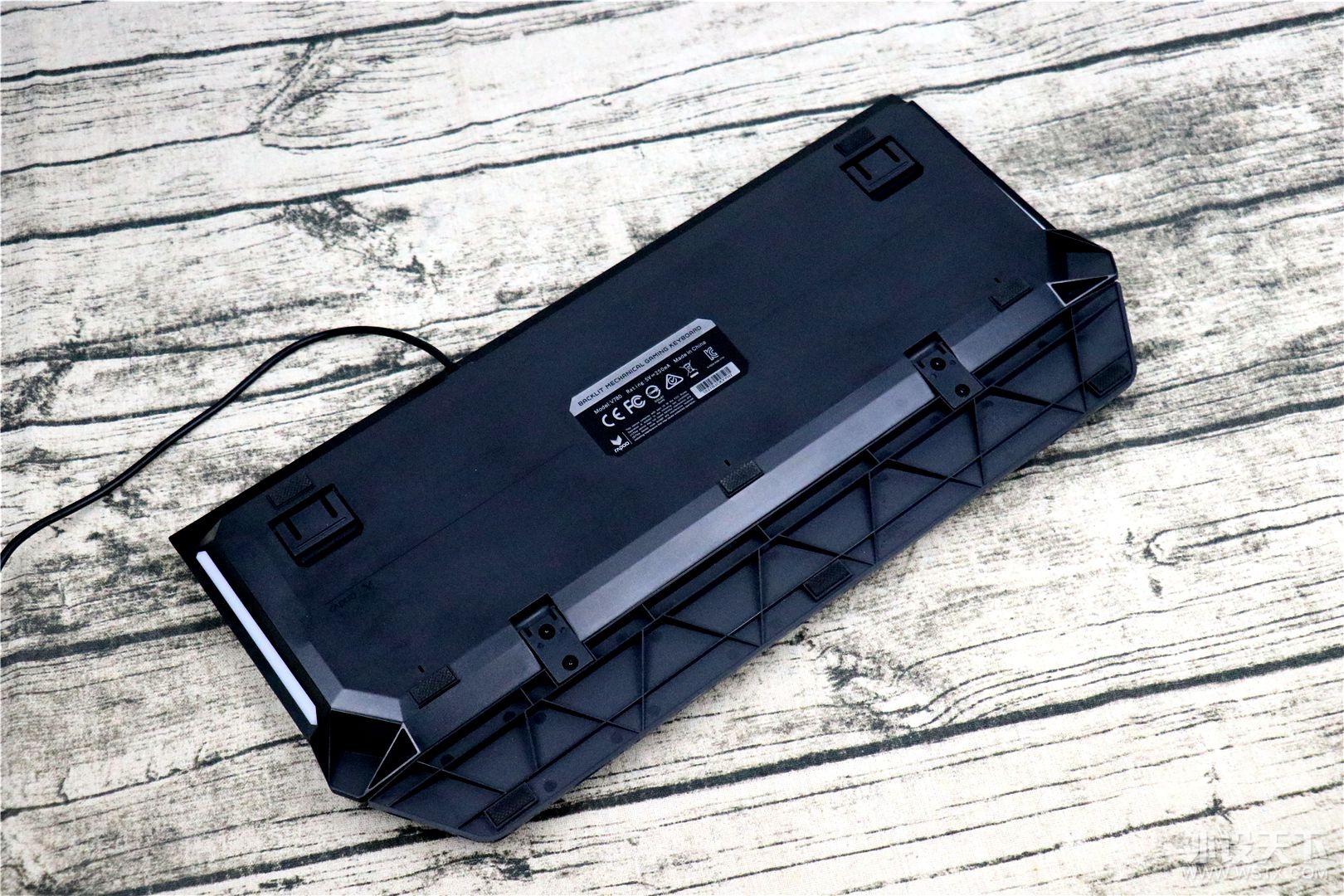 ��������ˮ��ʹ�õĻ�е���̣��װ�V780����