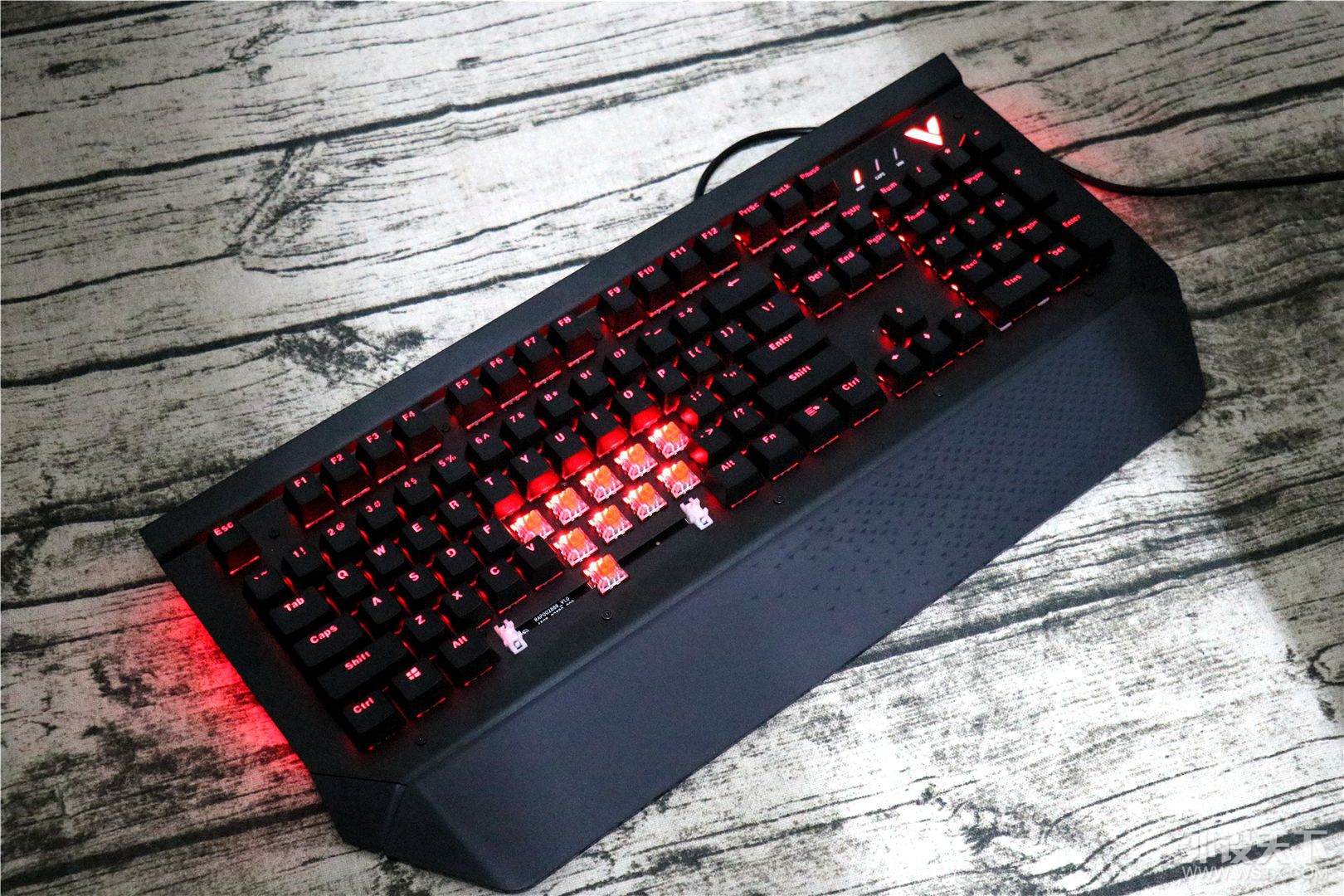 ��������ˮ��ʹ�õĻ�е���̣��װ�V780����