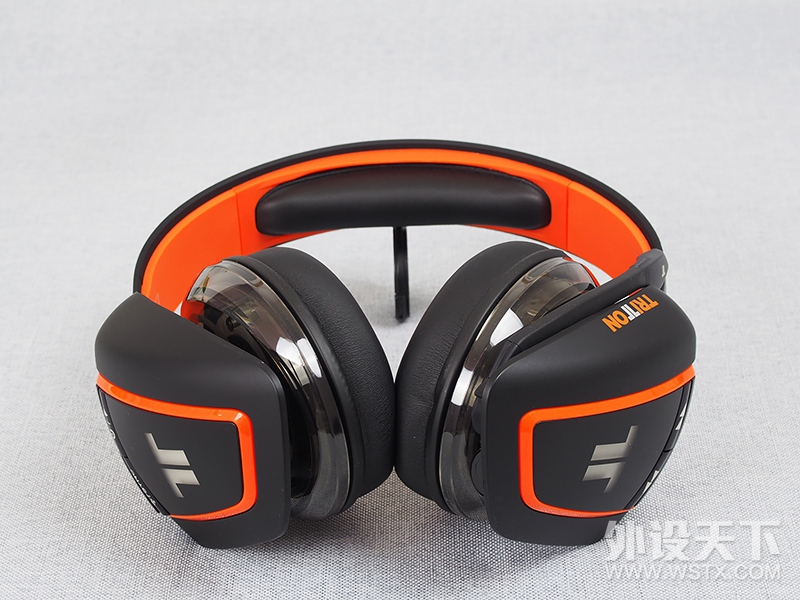 ԡ-Tritton ARK200