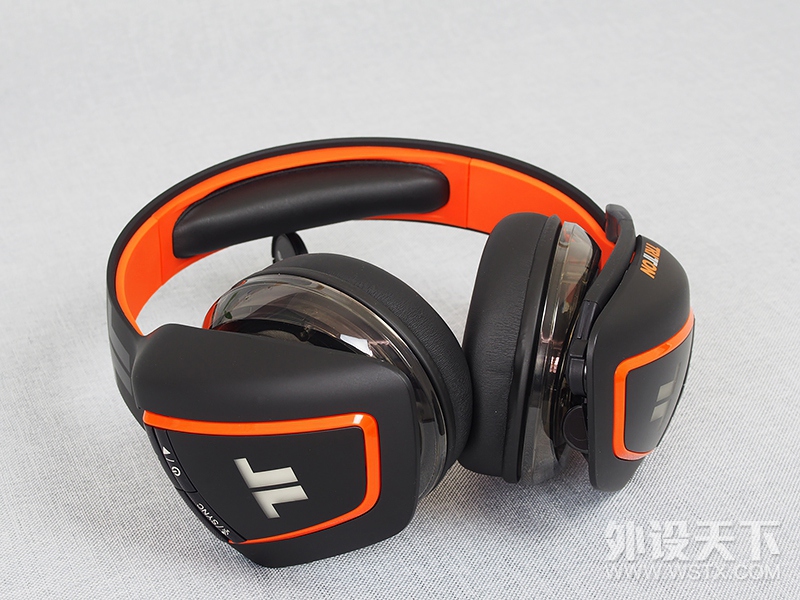 ԡ-Tritton ARK200