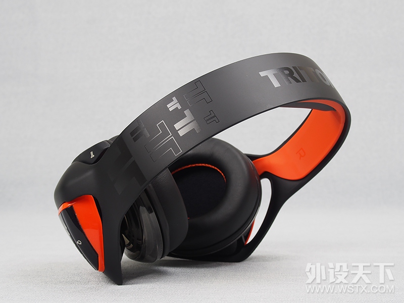 ԡ-Tritton ARK200