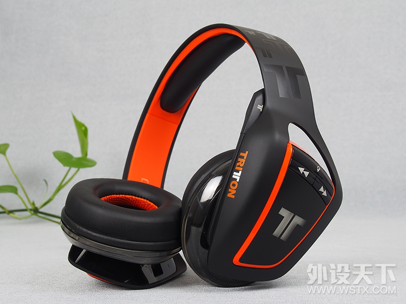 ԡ-Tritton ARK200