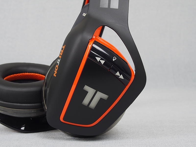 ԡ-Tritton ARK200