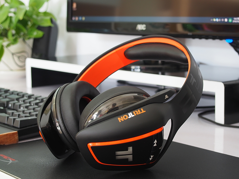 ԡ-Tritton ARK200