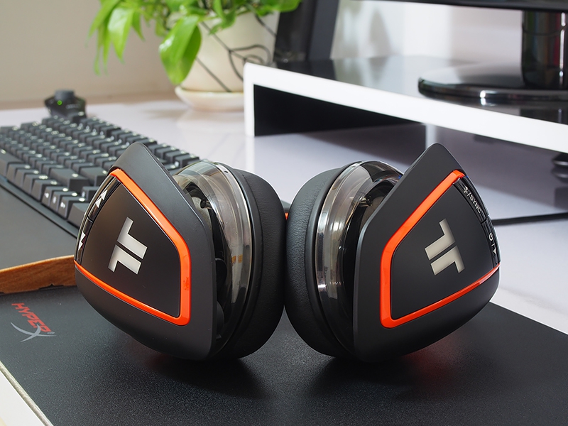 ԡ-Tritton ARK200