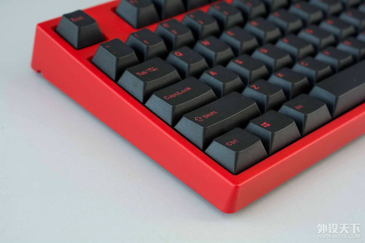 붾̳һ룬ϲLLeopold FC750R PDɫ޶