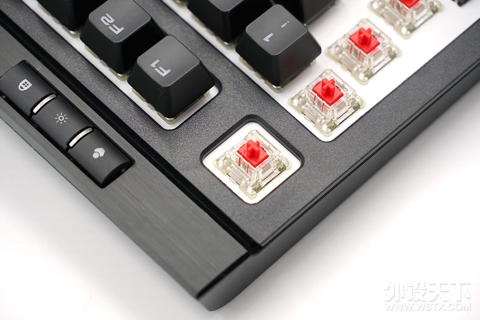 氮ڻñĴƱ STRAFE RGB MK.2