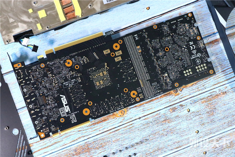 DIY信仰充值！华硕RTX2080显卡首测