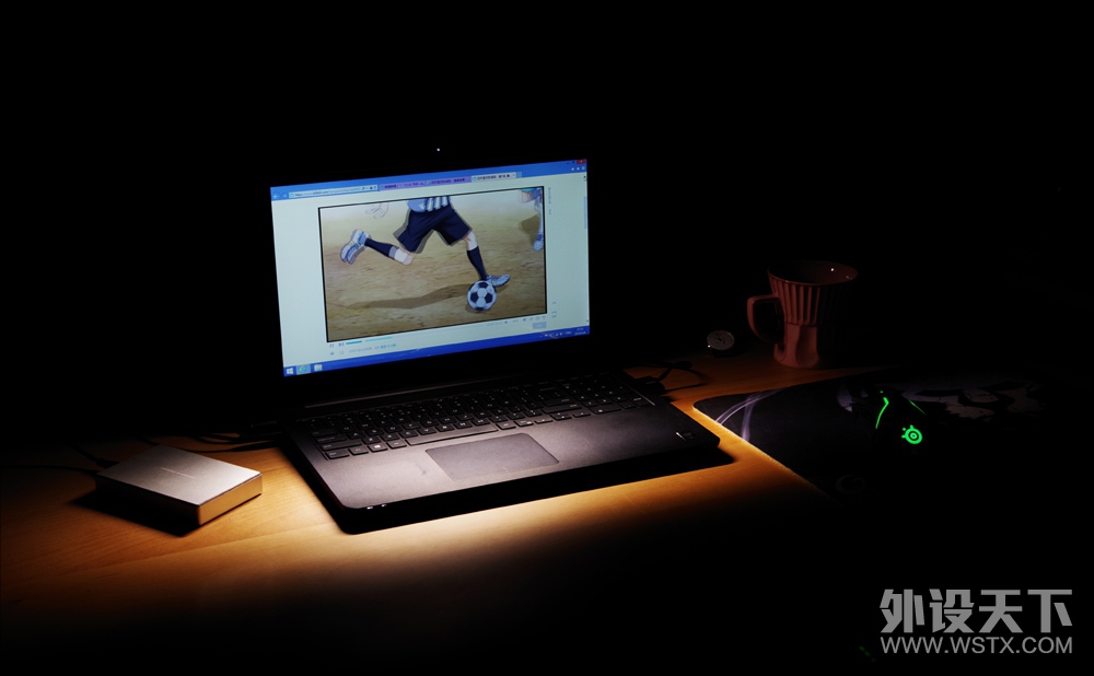 这应该是所有笔记本都自带的功能, 明基WiT ScreenBar Lite 简评