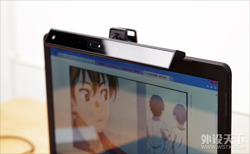 这应该是所有笔记本都自带的功能, 明基WiT ScreenBar Lite 简评