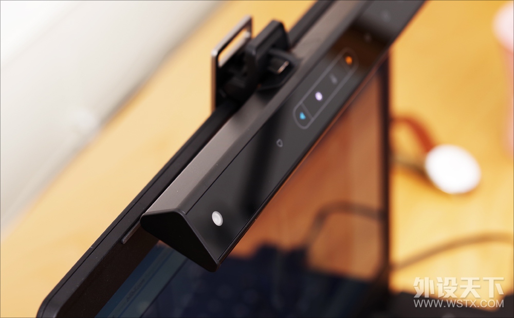 这应该是所有笔记本都自带的功能, 明基WiT ScreenBar Lite 简评