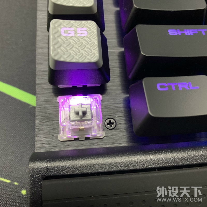 Cosair K95 RGB ɫ