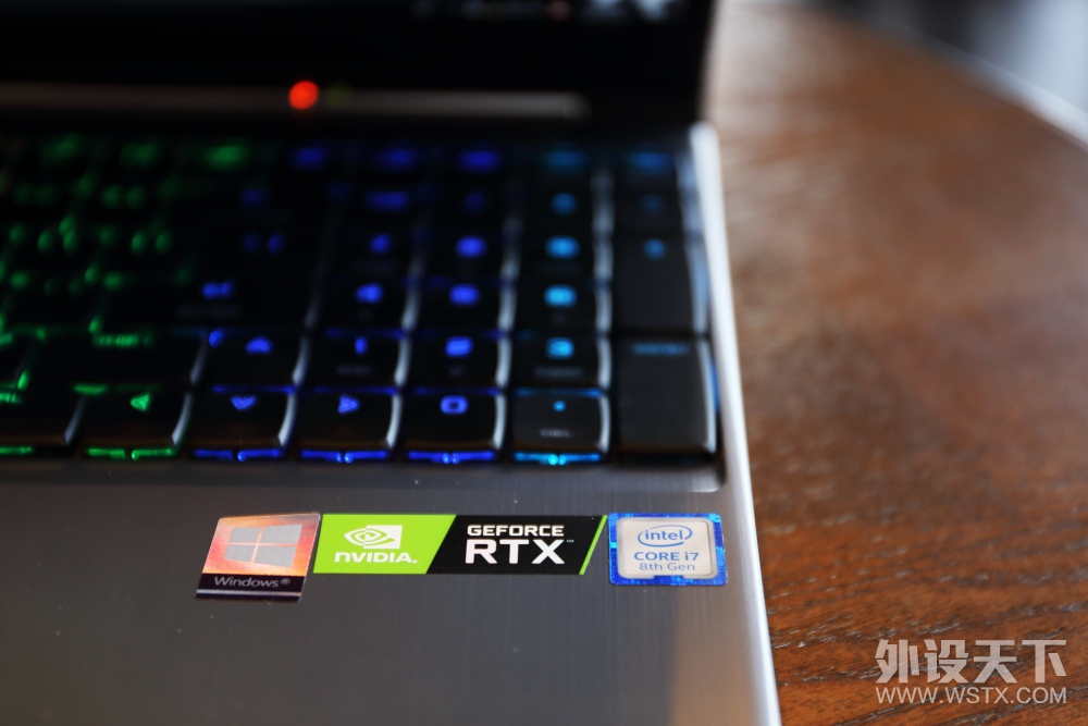 ��ϷЧ��������ᱡ�羺��Ϸ��������е���������Z2 GeForce RTX™ ������