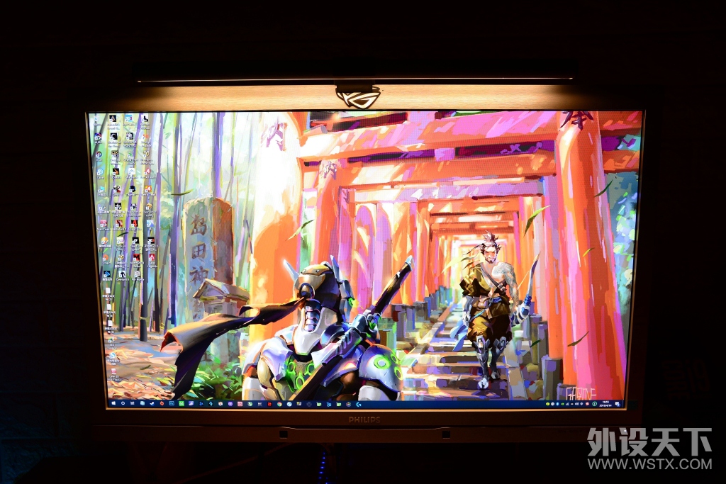 ҹ���е�һ˿��������BenQ ���� ScreenBar Plus ��ʾ����Ļ�ҵ�����