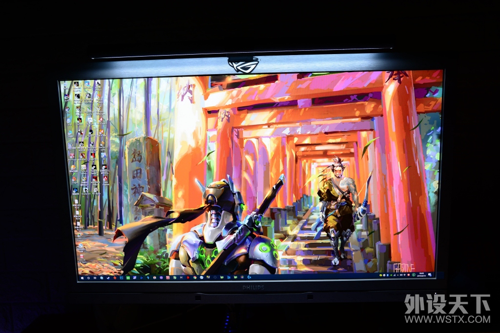 ҹ���е�һ˿��������BenQ ���� ScreenBar Plus ��ʾ����Ļ�ҵ�����