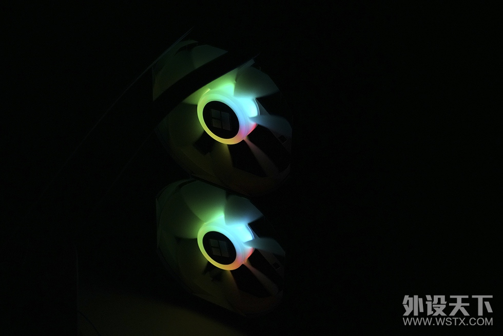 ��������ƻ� ����Frozen EYE 240һ��ʽˮ�俪������