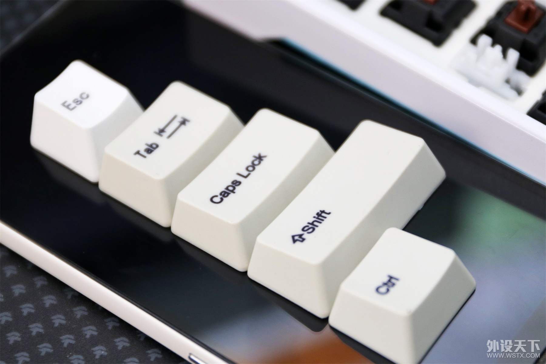 ��������������һ�ѿ��������Ƽ��ĵļ��̡���GANSS ALT71���߼���