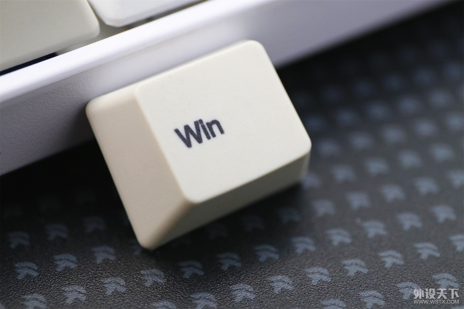 ��������������һ�ѿ��������Ƽ��ĵļ��̡���GANSS ALT71���߼���