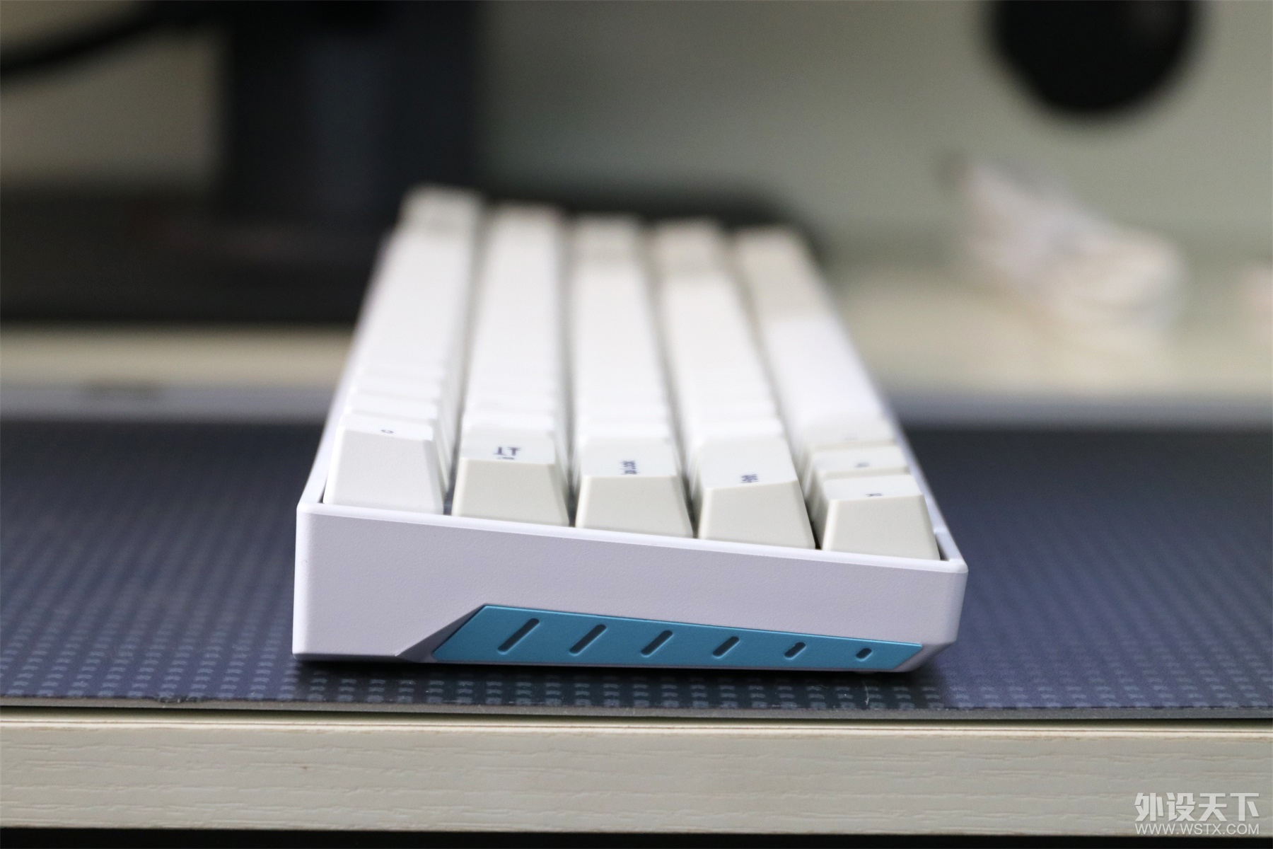 ��������������һ�ѿ��������Ƽ��ĵļ��̡���GANSS ALT71���߼���